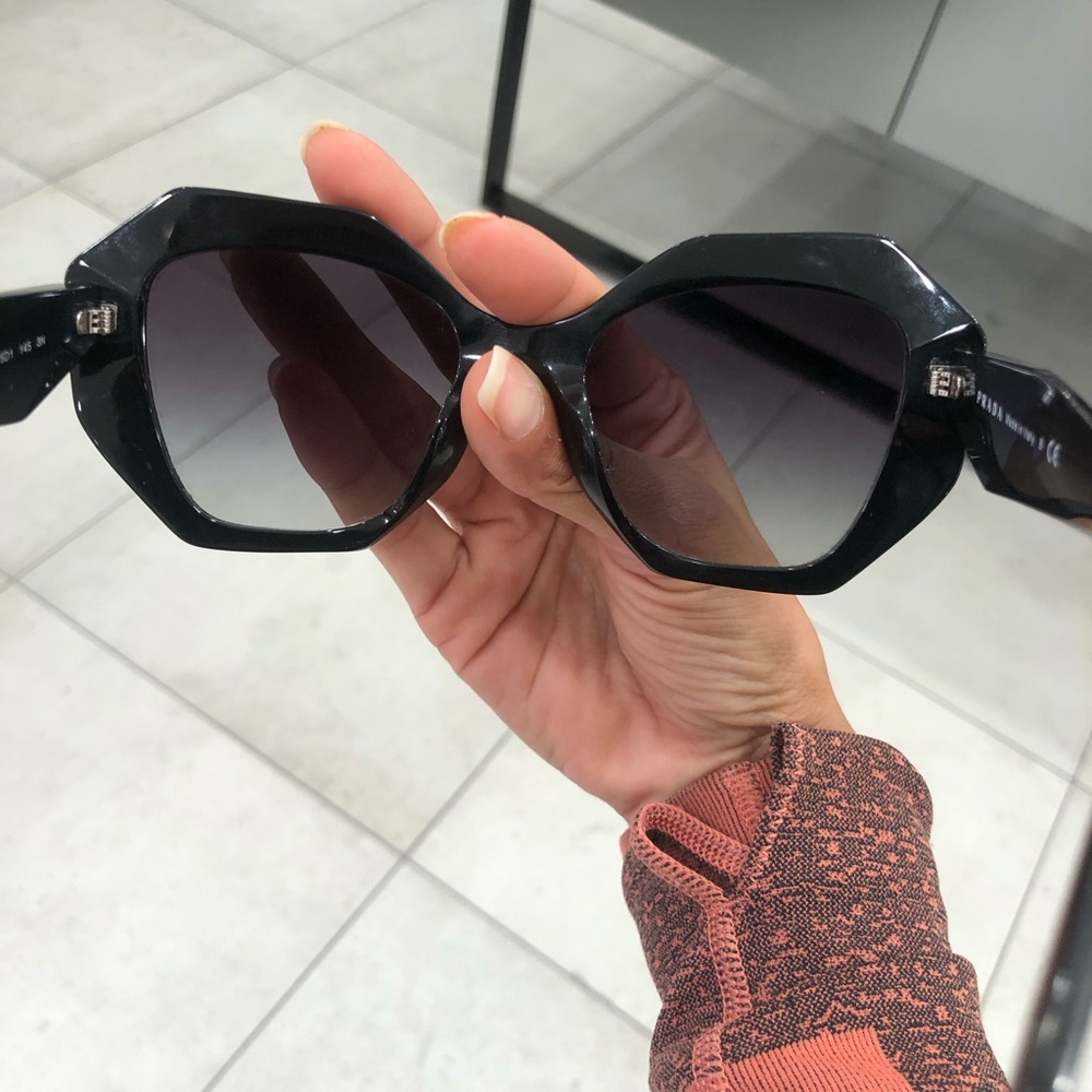 🤩🤩🤩prada  sunglasses 😻😻🤑 - Picture 15 of 16